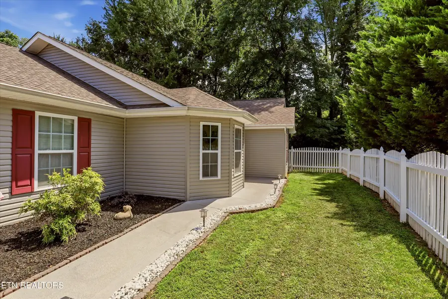 2526 Peach Orchard Rd, Maryville, TN 37803 - #2