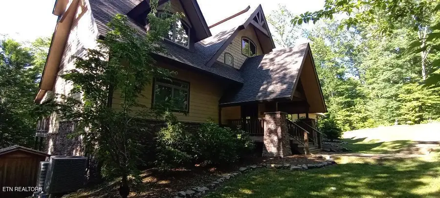 440 Falls Lane, Oneida, TN 37841 - #2