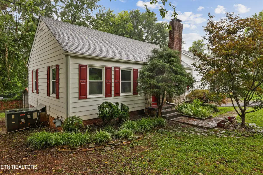 1204 Morningside Ave, Maryville, TN 37804 - #2