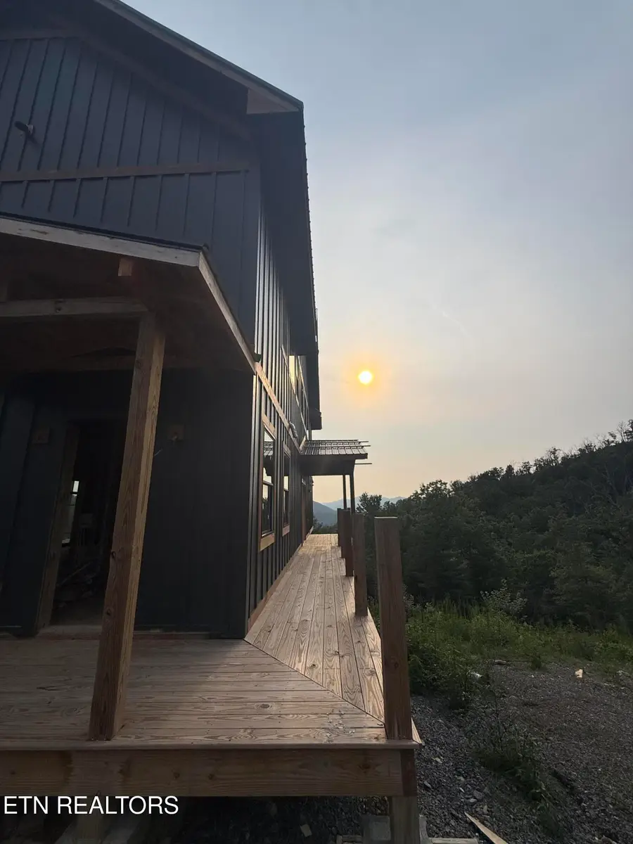 2038 Spurling Rd, Sevierville, TN 37862 - #2