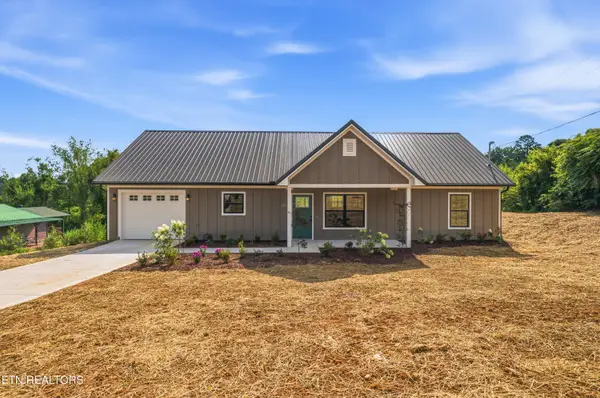 2816 Holiday Hills Rd, Kodak, TN 37764