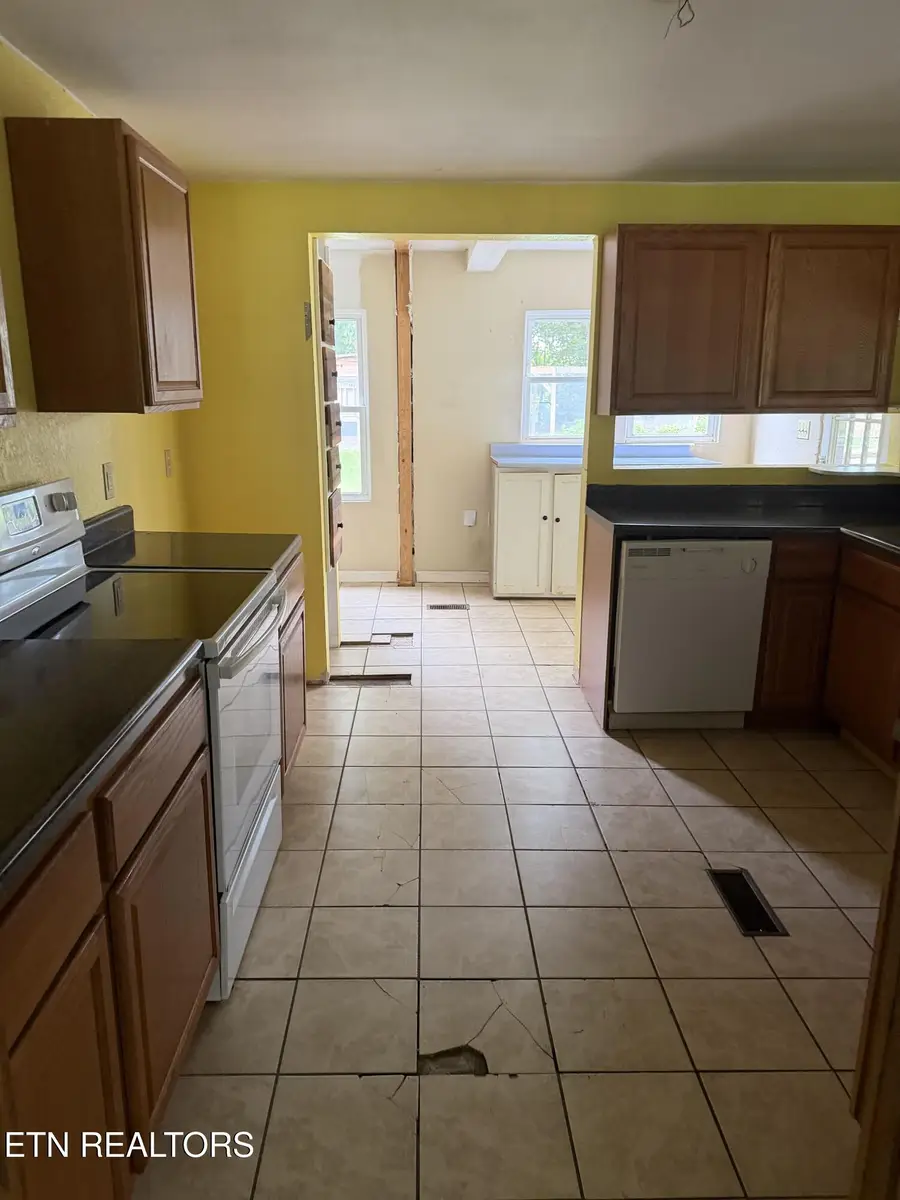 419 S Burchfield Lane, Maryville, TN 37803 - #3