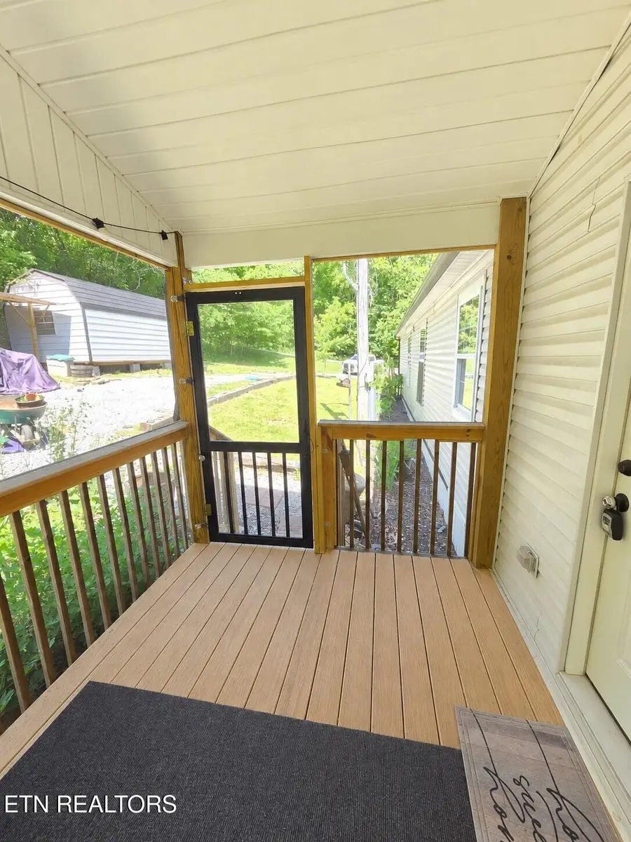 221 Elm Grove St, Loudon, TN 37774 - #2