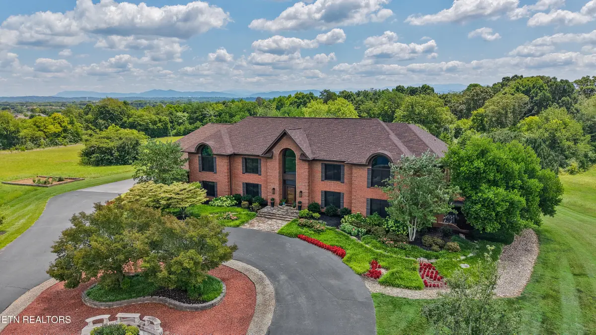 1329 W Hunt Rd, Maryville, TN 37801 - #1