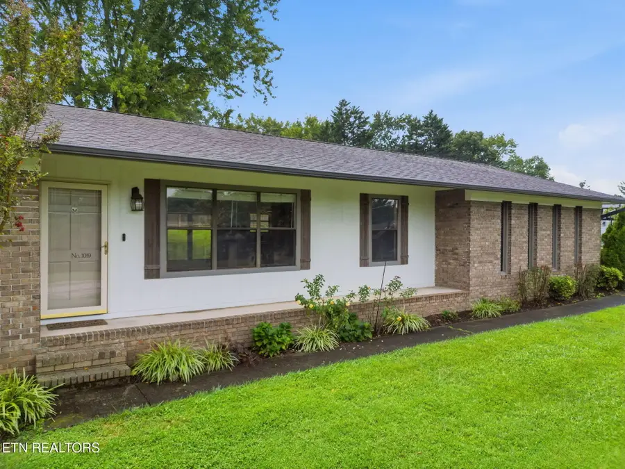 1019 Kensington Blvd, Maryville, TN 37803 - #3