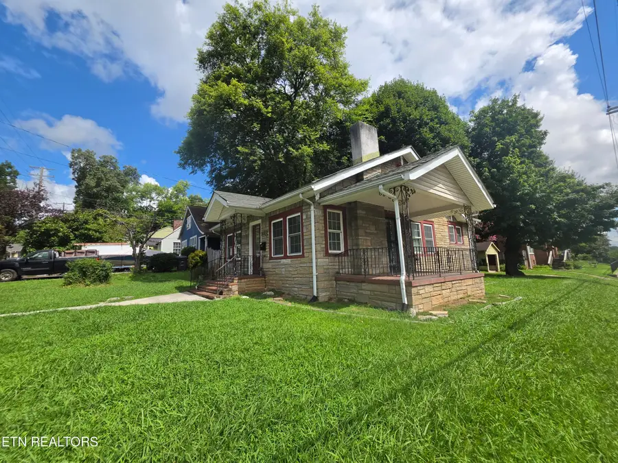 601 W Glenwood Ave, Knoxville, TN 37917 - #2