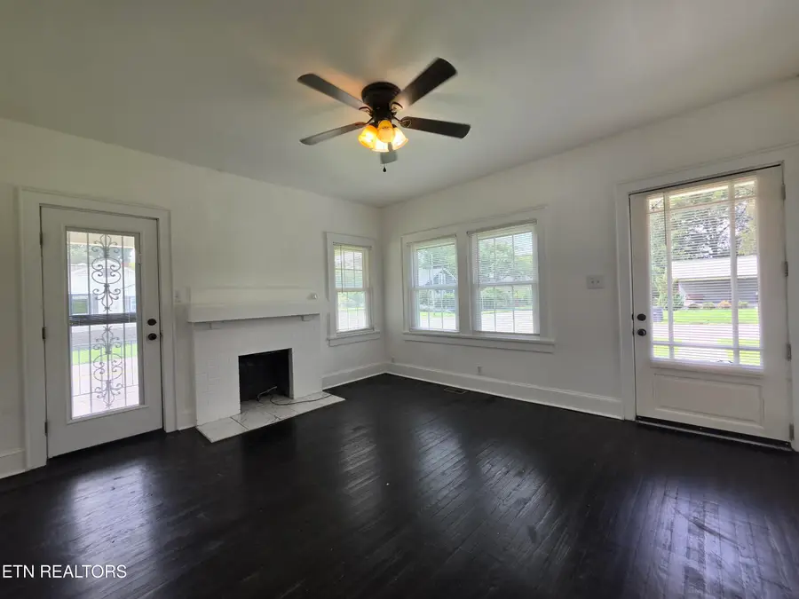 601 W Glenwood Ave, Knoxville, TN 37917 - #3