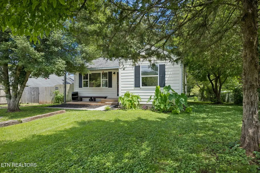 4300 Woodlawn Pike, Knoxville, TN 37920 - #2