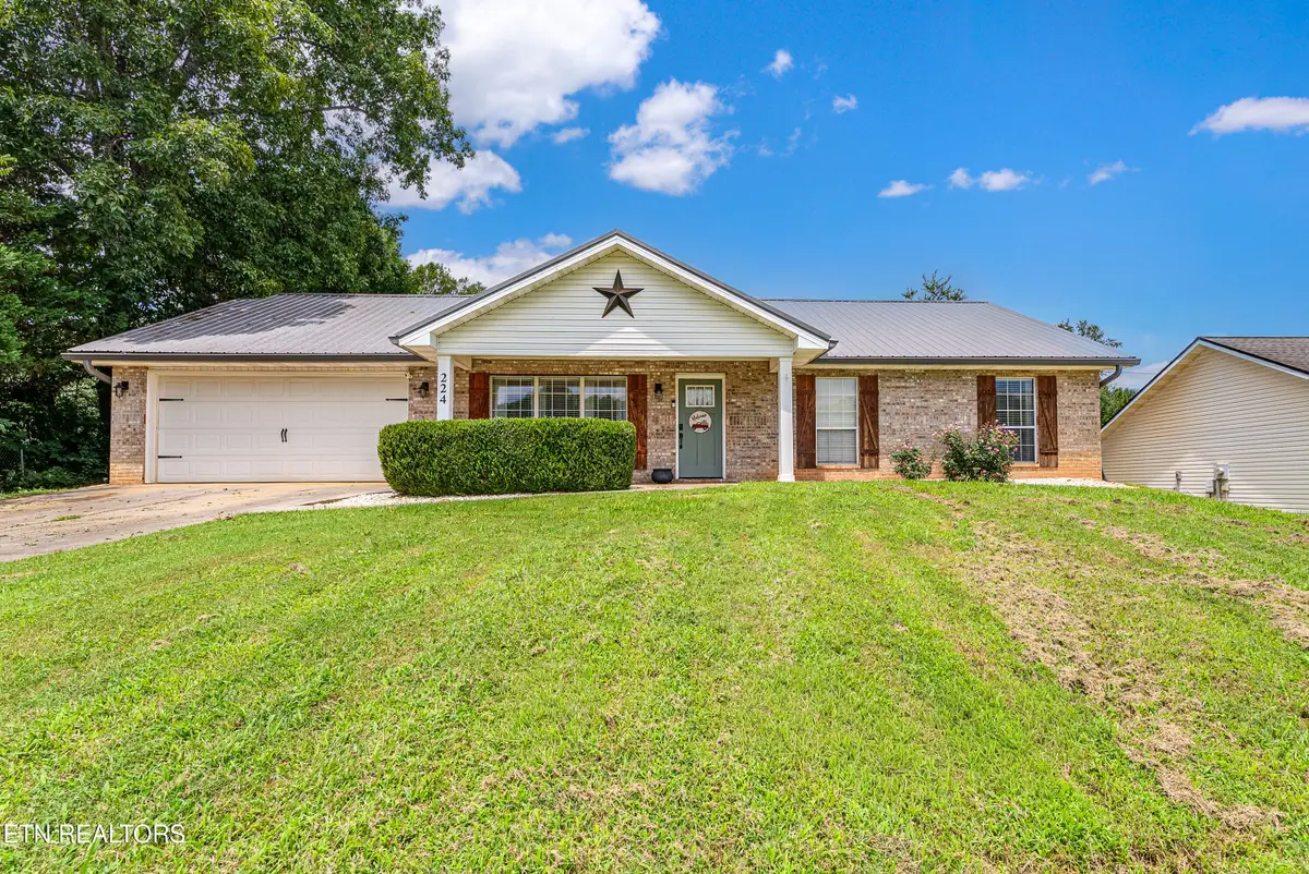 224 Old Clover Hill Rd, Maryville, TN 37803 - #1