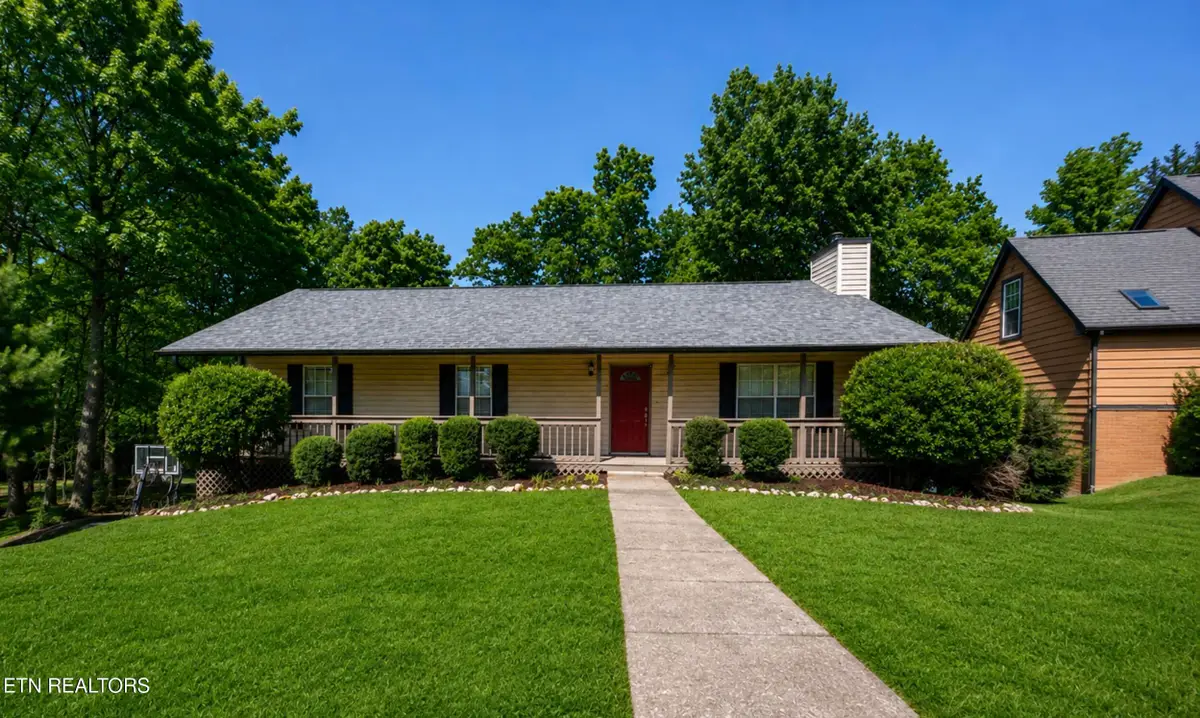 1532 N. Courtney Oak Lane, Knoxville, TN 37938 - #1