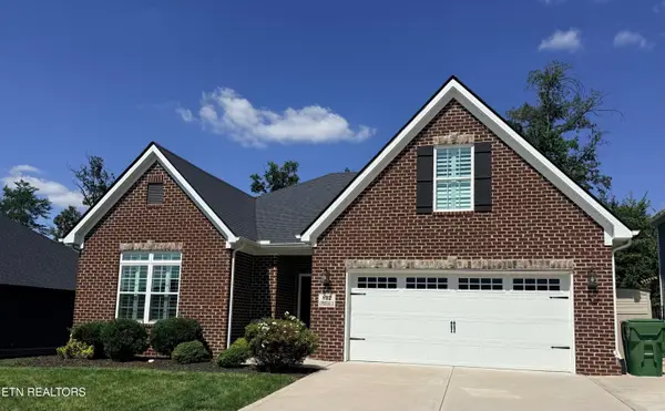 812 Copperwood Lane, Maryville, TN 37801