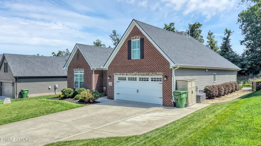 812 Copperwood Lane, Maryville, TN 37801 - #2