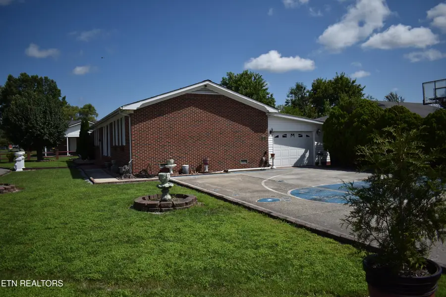 926 Doncaster Ave, Middlesboro, KY 40965 - #2