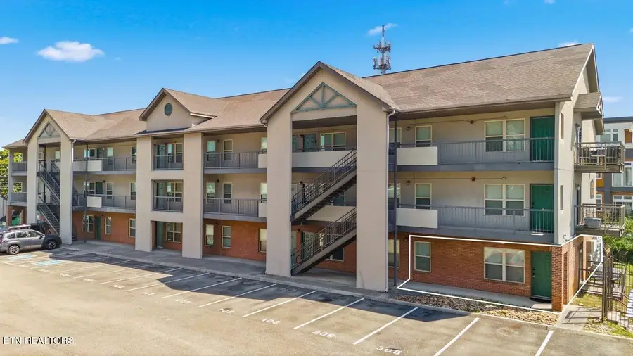 1201 Laurel Ave #107, Knoxville, TN 37916 - #2