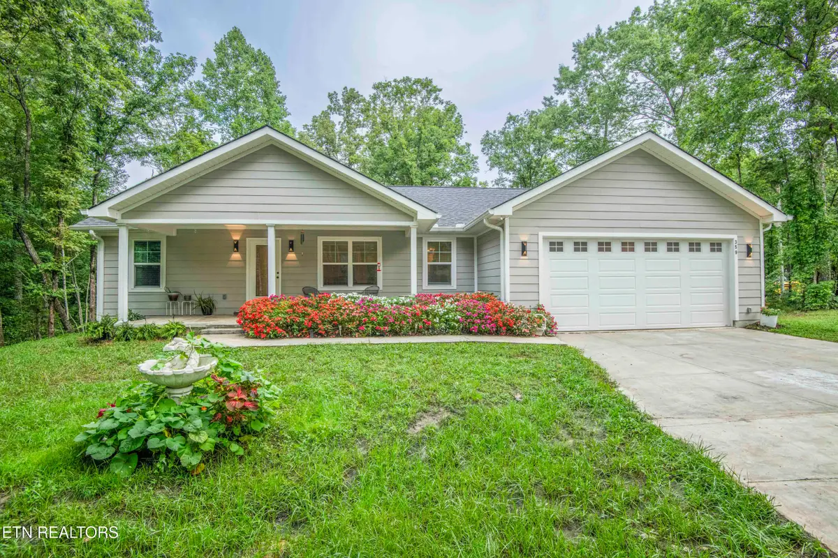 359 Youngs Ford Rd, Jamestown, TN 38556 - #1