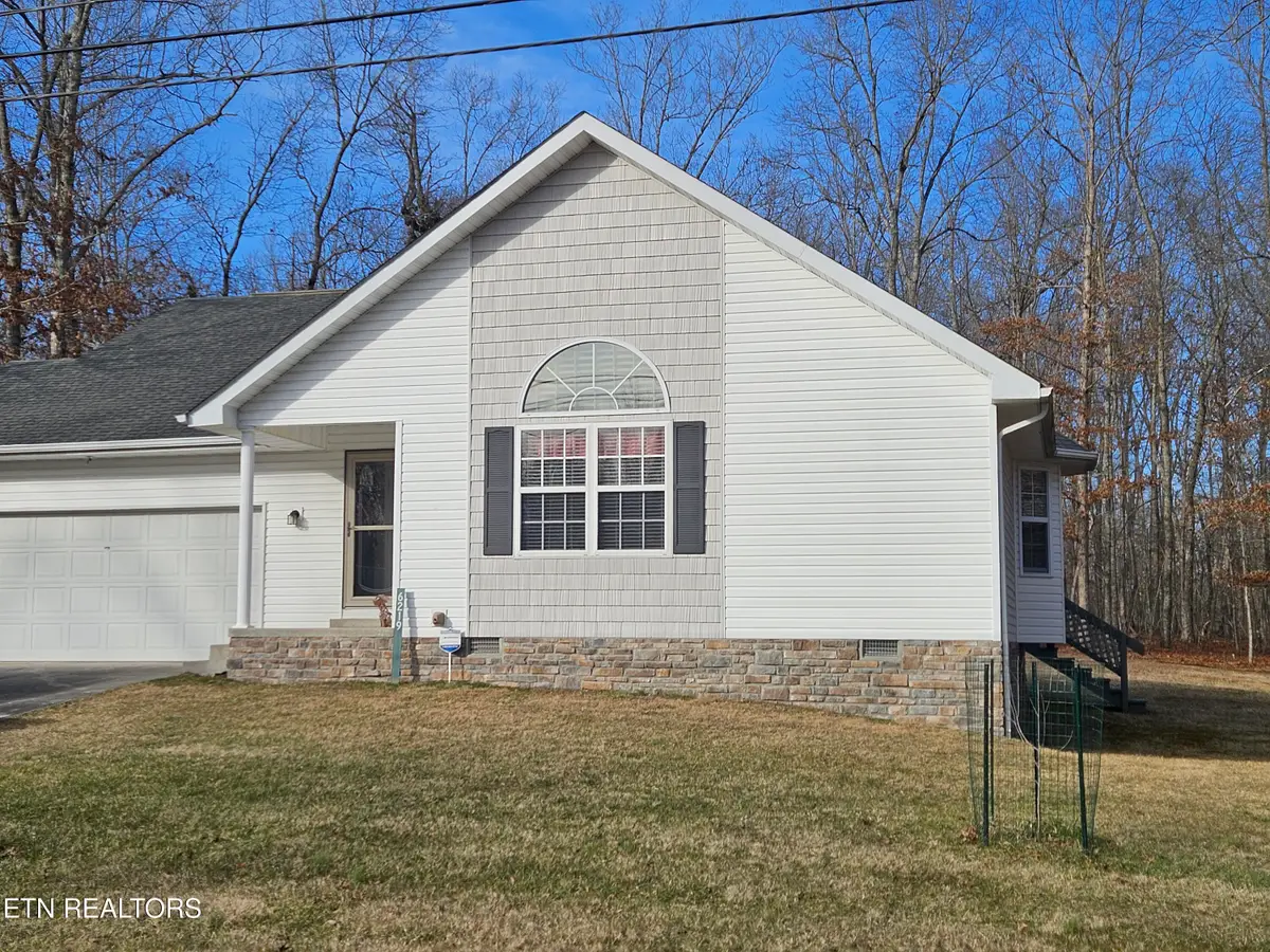 6219 Osage Rd, Crossville, TN 38572 - #1