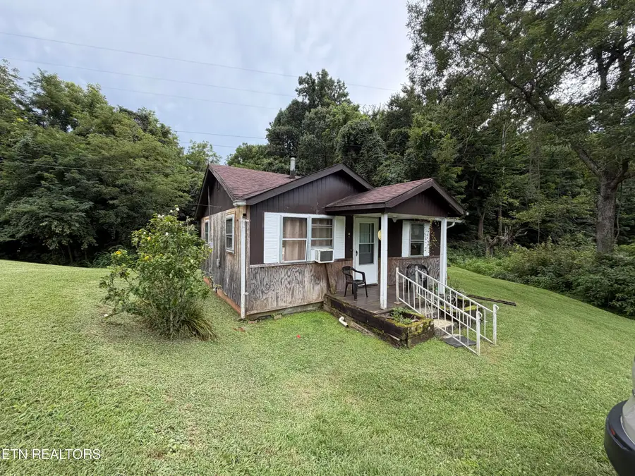 1610 Balls Chapel Rd, Rose Hill, VA 24281 - #3