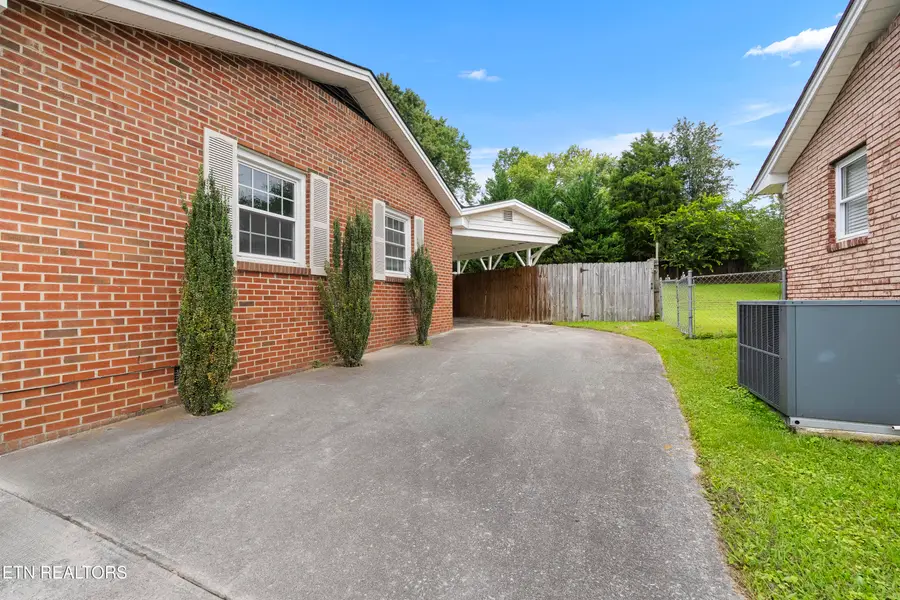 515 Goldfinch Ave, Knoxville, TN 37920 - #3