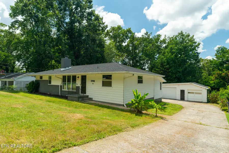 5705 Wassman Rd, Knoxville, TN 37912 - #3