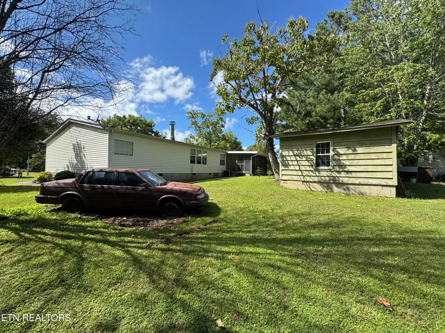3636 Big Ridge Rd, Oneida, TN 37841 - #3