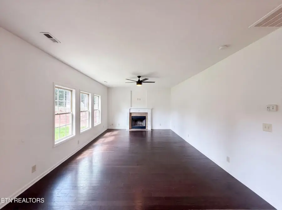 791 W Glenview Drive, Lenoir City, TN 37771 - #3