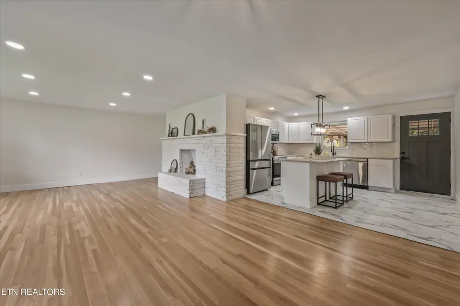 5728 Kentwood Rd, Knoxville, TN 37912 - #2