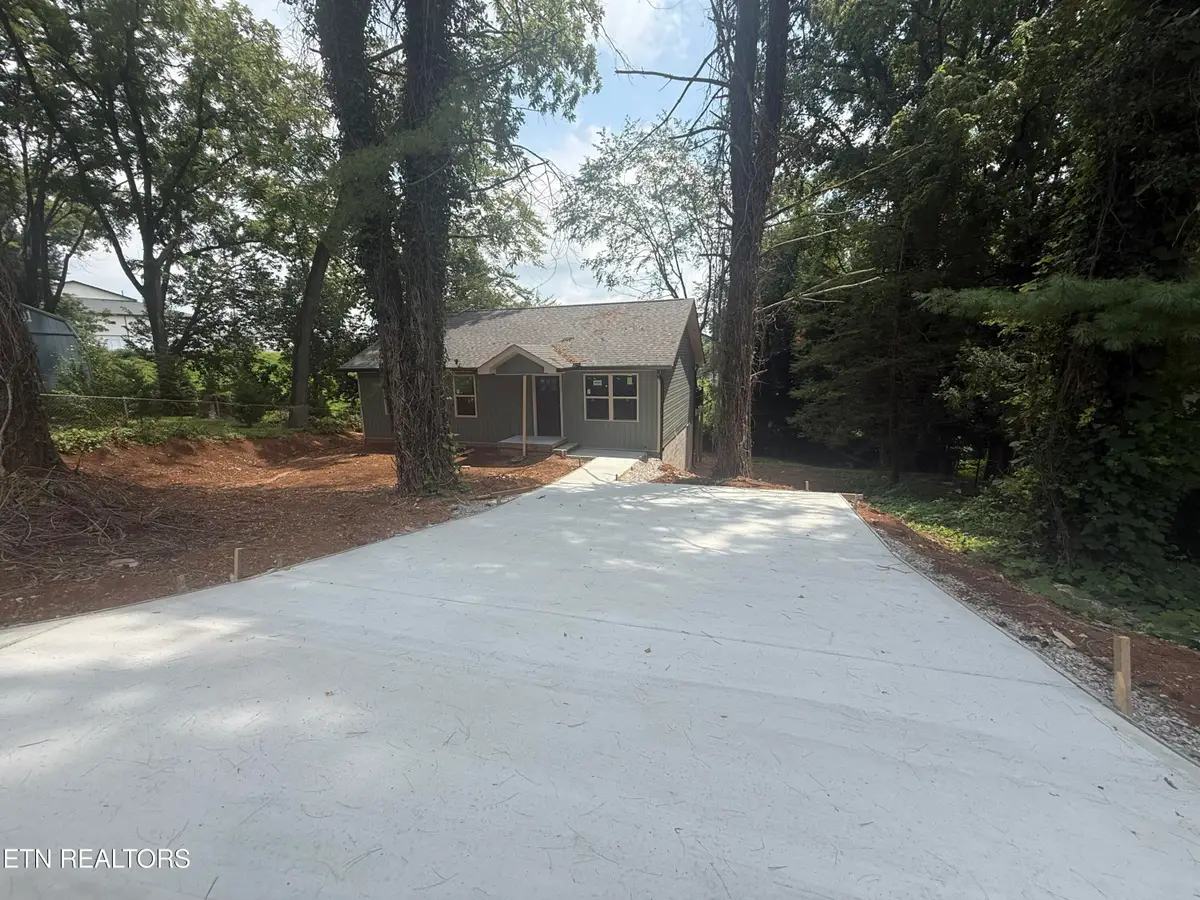 119 E Wadsworth Circle, Oak Ridge, TN 37830 - #1