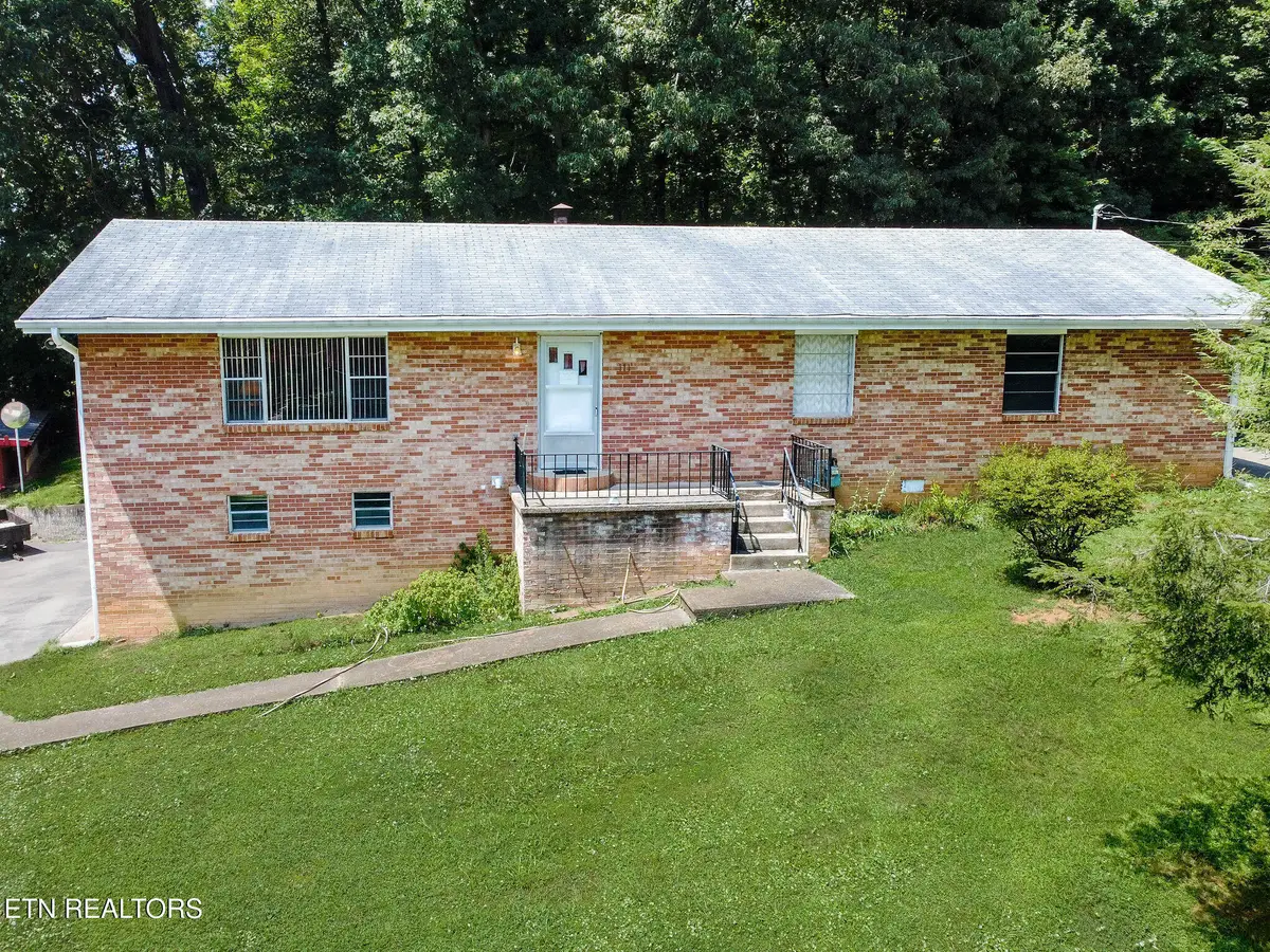 111 Forest Heights Circle, Lenoir City, TN 37772 - #1