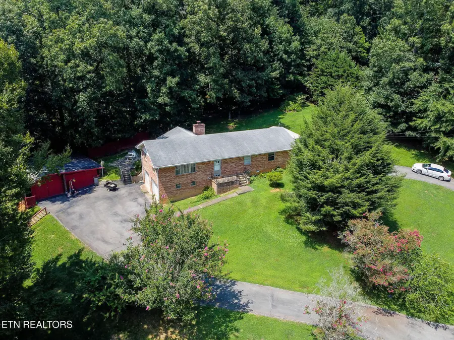 111 Forest Heights Circle, Lenoir City, TN 37772 - #3