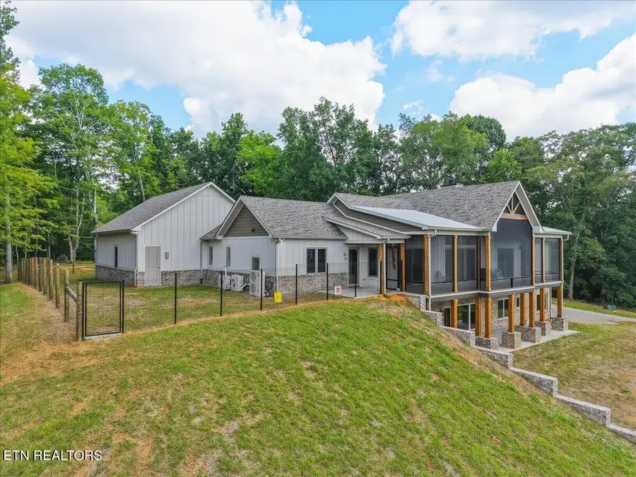 8345 Pine Grove Providence Rd, Loudon, TN 37774 - #2