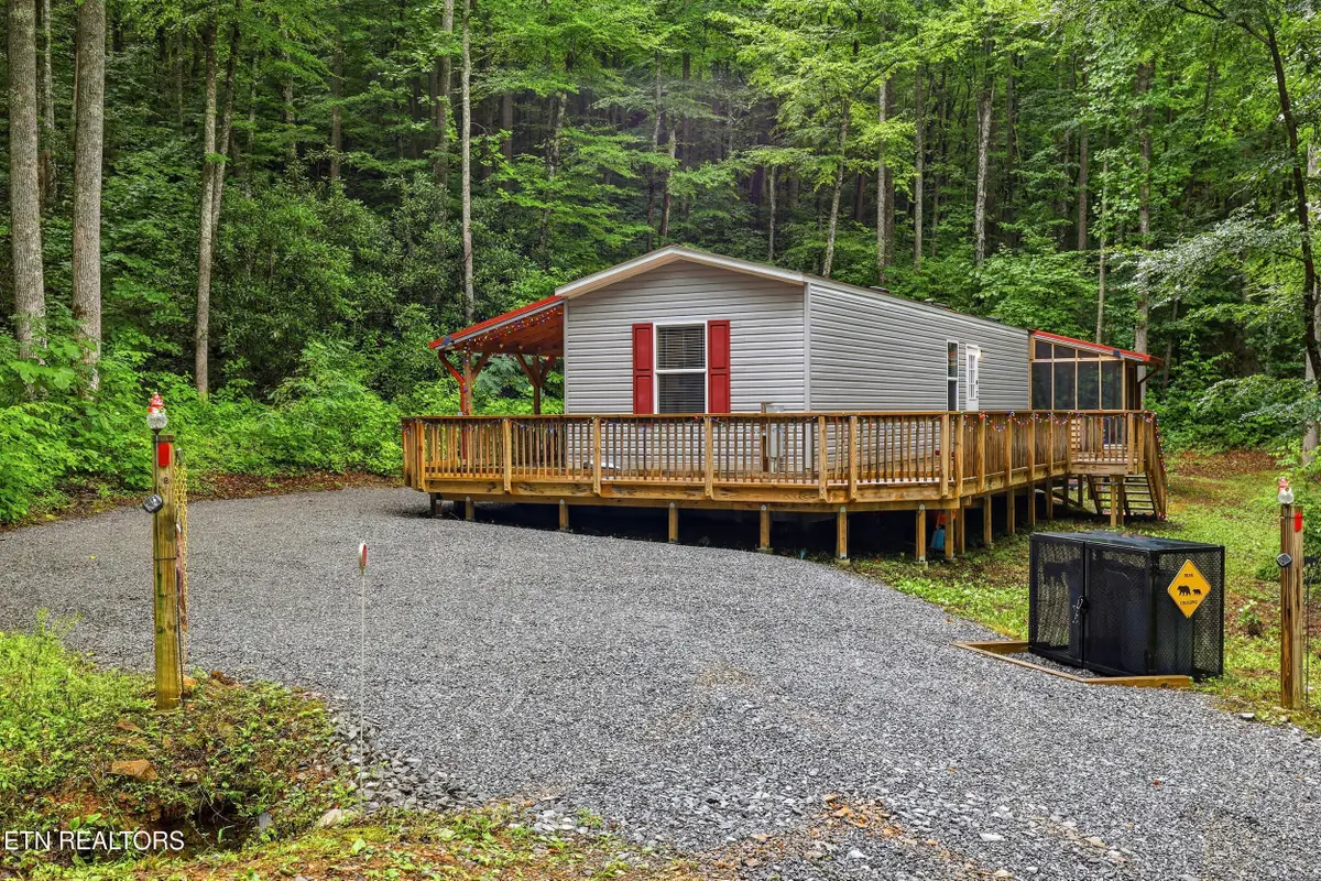 1007 Old Cades Cove Rd, Townsend, TN 37882 - #1