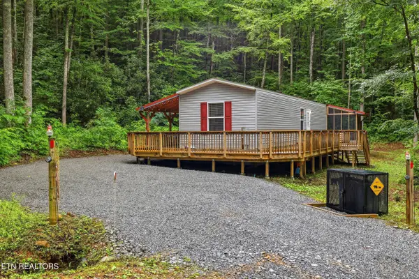 1007 Old Cades Cove Rd, Townsend, TN 37882