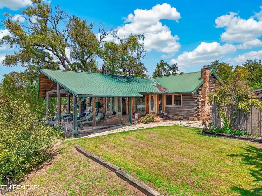 976 Lake Smoky Rd, Sevierville, TN 37876 - #3