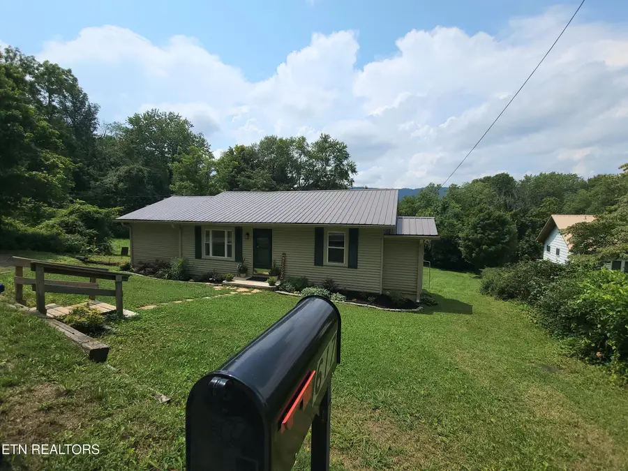 617 Hillside Rd, Rockwood, TN 37854 - #3