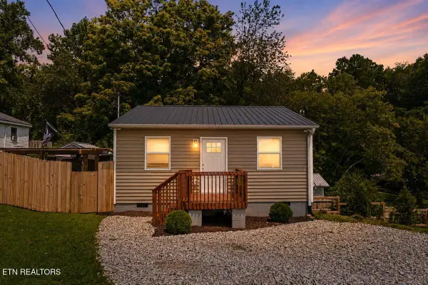 302 N 12th St, LaFollette, TN 37766