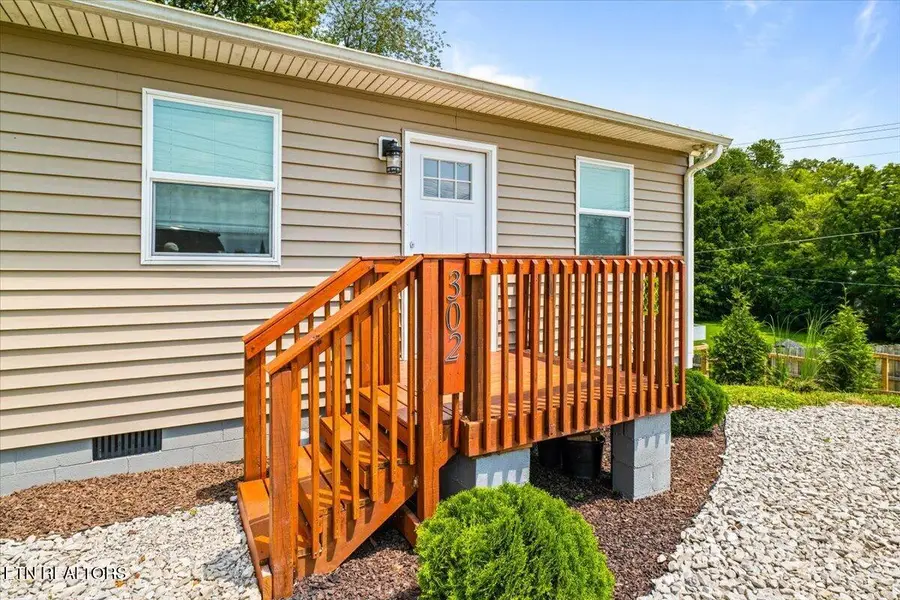 302 N 12th St, Lafollette, TN 37766 - #3