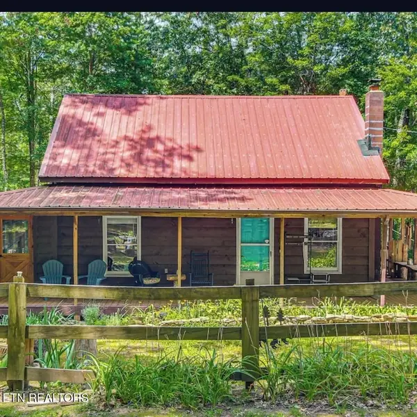360 Joe Barnett Rd, Jamestown, TN 38556