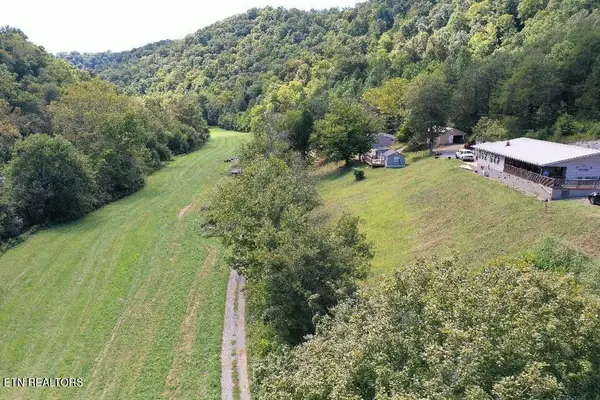 1418 Gulley River Rd, Harrogate, TN 37752