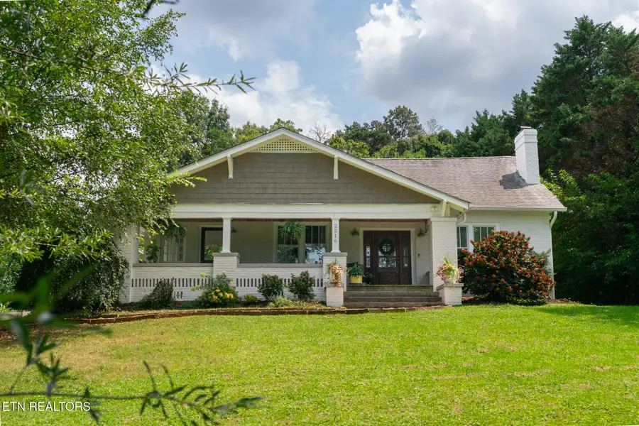 2516 Maple Drive, Knoxville, TN 37918 - #2
