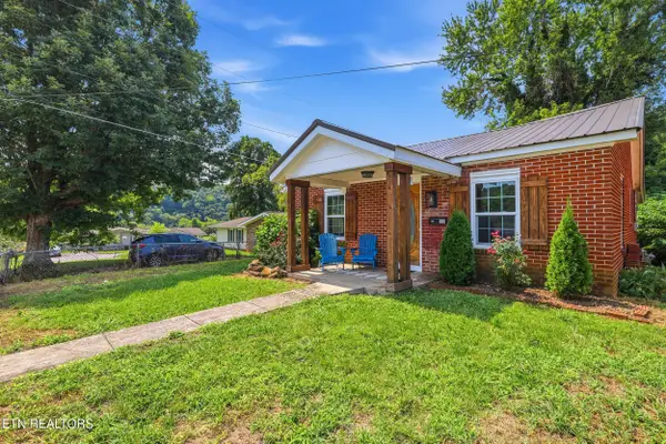 223 Georgia St, Harriman, TN 37748