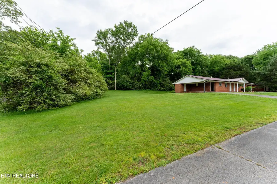 2180 Lakeview Rd, Lenoir City, TN 37772 - #2