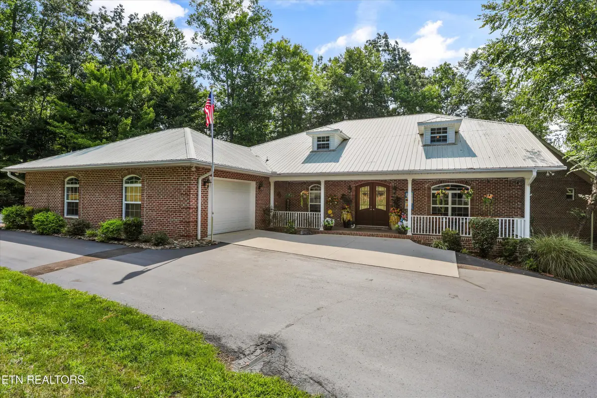 860 Black Fox Harbor Rd, Washburn, TN 37888 - #1