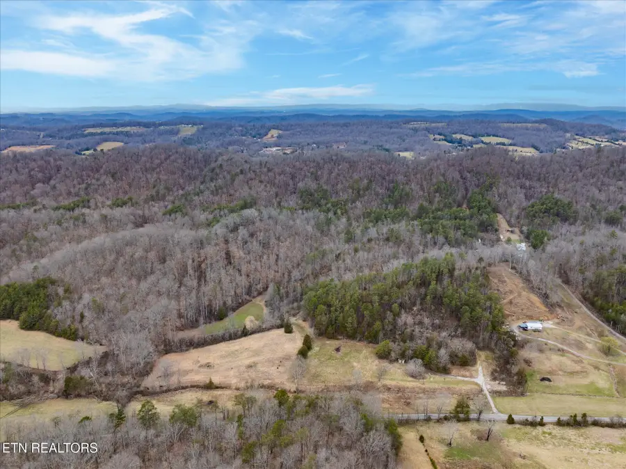 562 Hinds Creek Rd, Maynardville, TN 37807 - #2