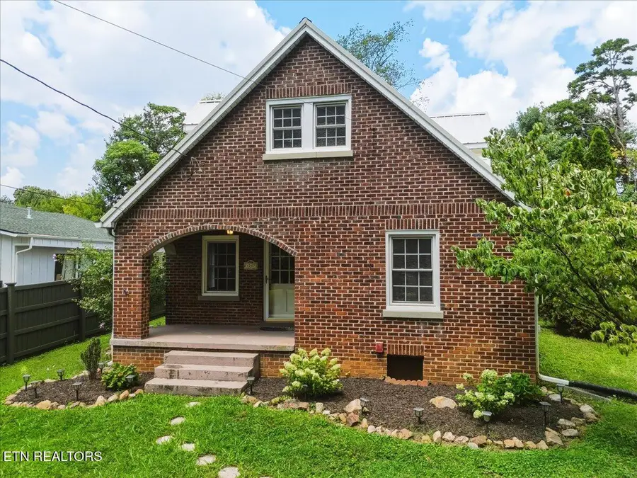 1207 Tapoco Ave, Maryville, TN 37801 - #3