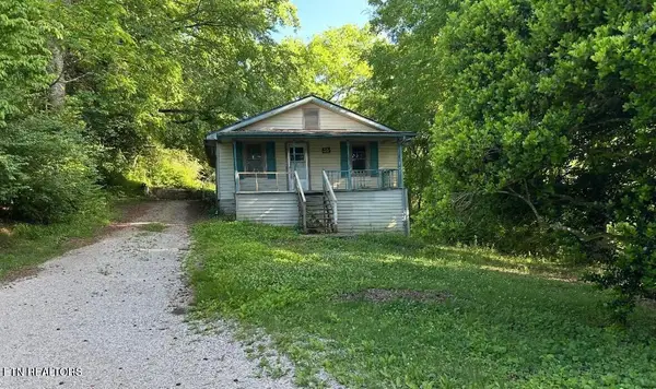 127 Elliott St, Harriman, TN 37748