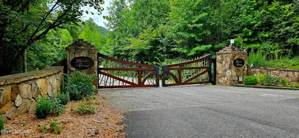 491 Chetola Tr, Townsend, TN 37882