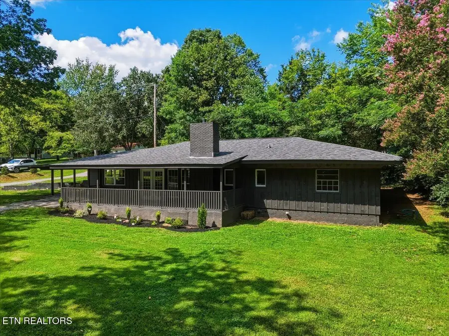 753 Maple Grove St, Maryville, TN 37801 - #2