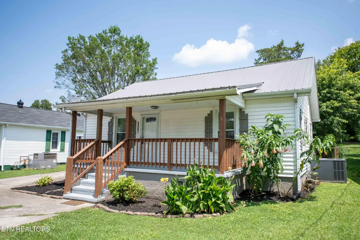 1307 Grove St, Loudon, TN 37774 - #1