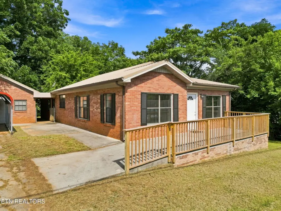 826 Columbus St, Maryville, TN 37804 - #2
