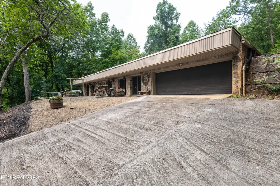 230 Comb Ridge Rd, Maynardville, TN 37807 - #2